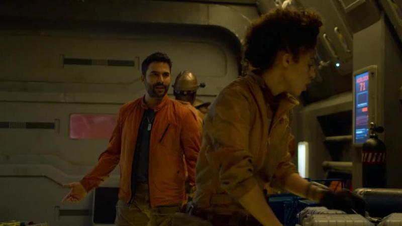 Кадры из сериала Затерянные в космосе (2018)